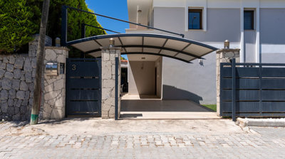 Exterior 13
