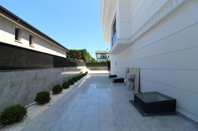 Exterior 11