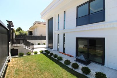 Exterior 12