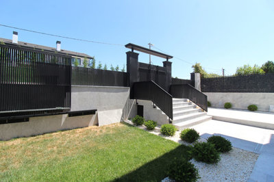 Exterior 13