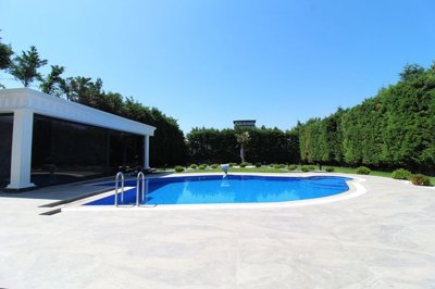 Exterior 6