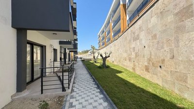 Exterior 5
