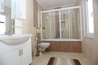 Interior 9