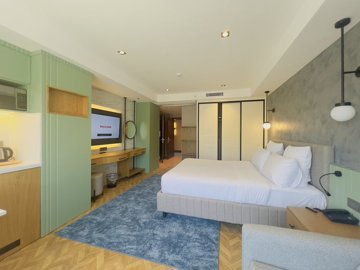Interior 6