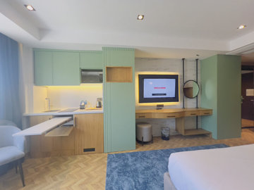 Interior 7