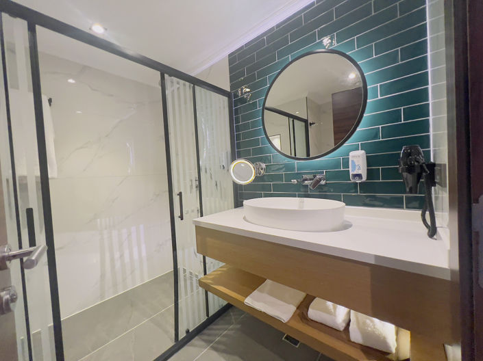 Image No.18-28 Bed Commercial for sale