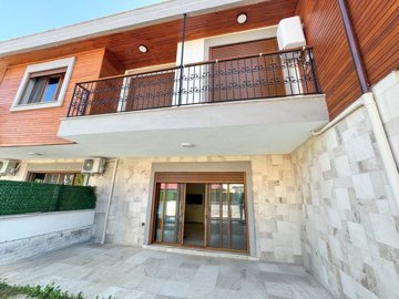 Exterior 3
