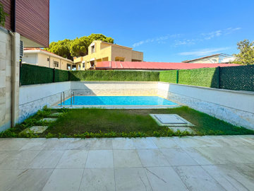 Exterior 4