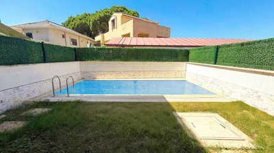Exterior 5
