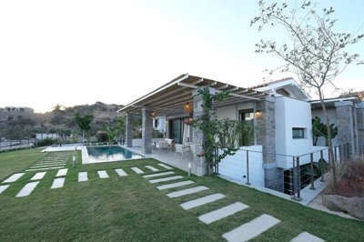 Exterior 4
