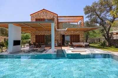 Exterior 1