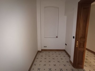Interior 7