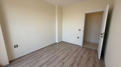 Interior 8