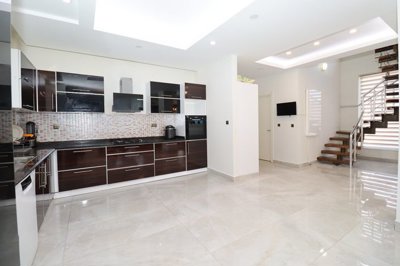 Interior 4