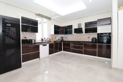 Interior 3