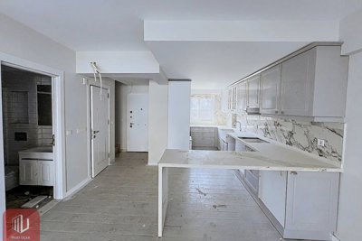Interior 5