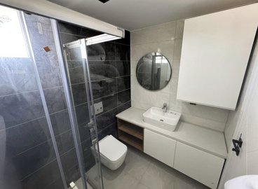 Interior 8