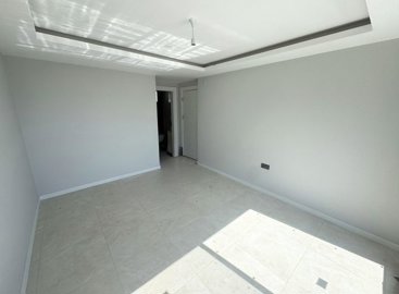 Interior 6