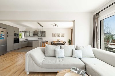 Interior 4