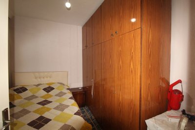 Interior 8