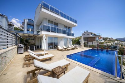 Exterior 4