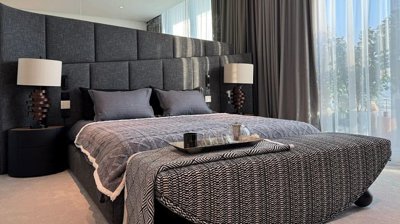 Interior 6