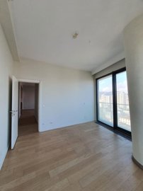 Interior 8