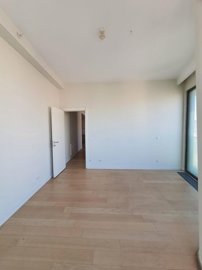 Interior 9