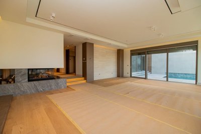 Interior 4