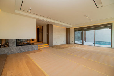 Interior 4