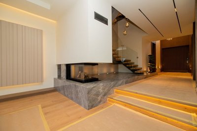 Interior 5