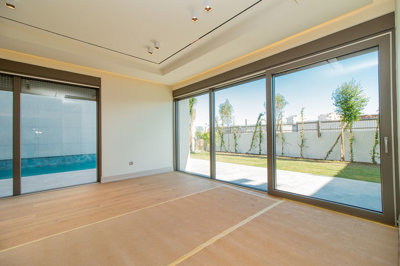 Interior 6