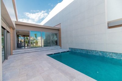Exterior 4