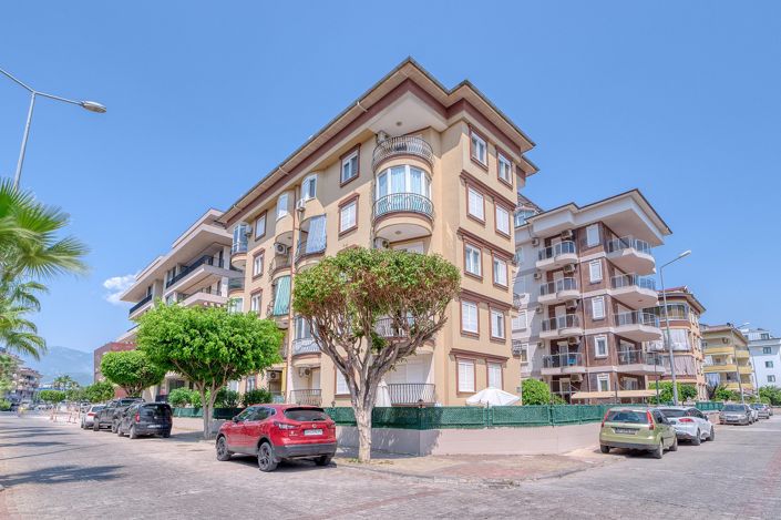 Image No.2-4 Bed Apartment for sale