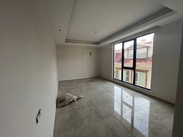 Interior 4