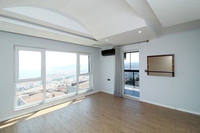 Interior 7