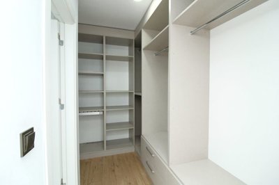 Interior 8
