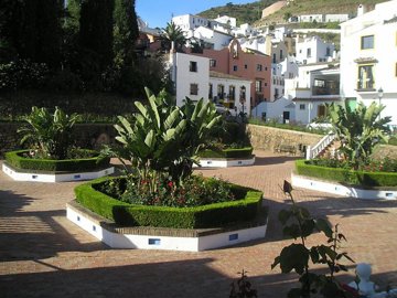 Exterior 13