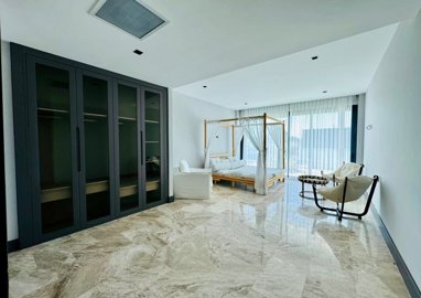 Interior 7