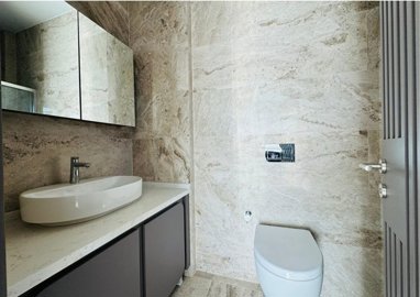 Interior 11