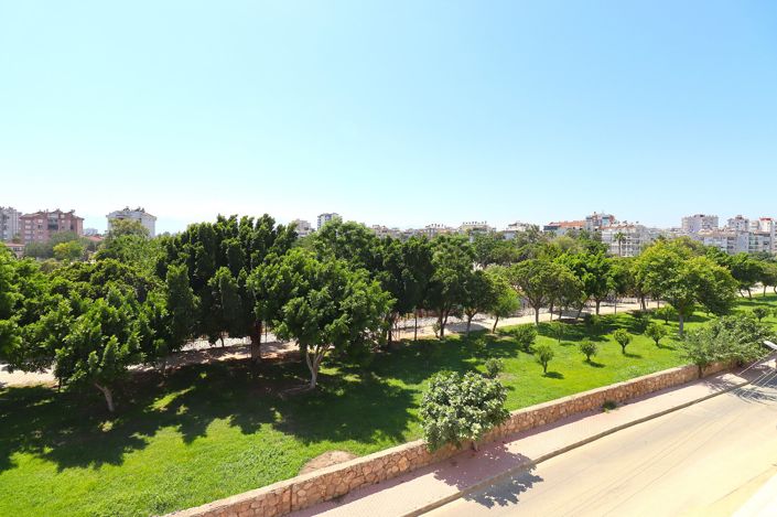 Image No.21-3 Bed Apartment for sale