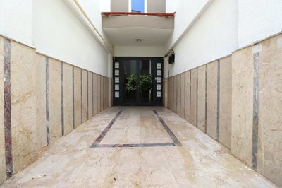 Exterior 4