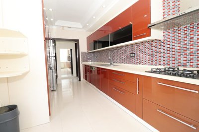 Interior 4