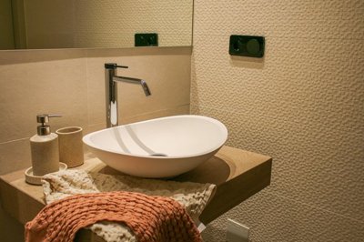 Interior 10