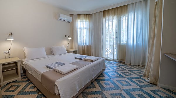 Image No.18-30 Bed Commercial for sale