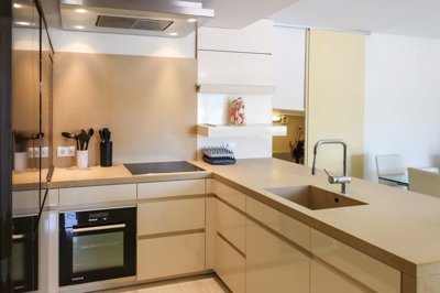 Interior 4