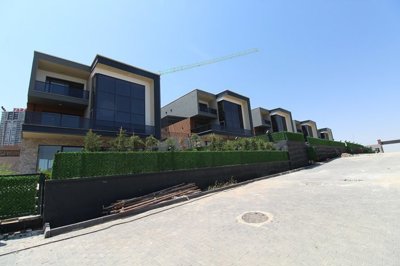 Exterior 7