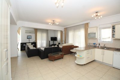 Interior 5