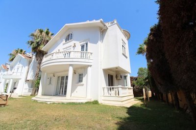 Exterior 3