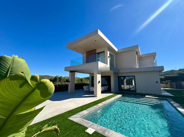 Image No.1-4 Bed House/Villa for sale